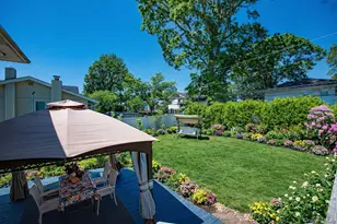 36 Middle Ln, Jericho, NY 11753 - Photo 19