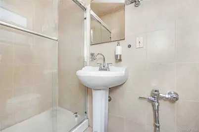 7115 167th Street, Fresh Meadows, NY 11365 - Photo 15