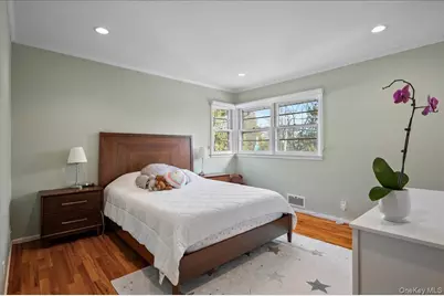 1079 Weaver Street, New Rochelle, NY 10804 - Photo 23