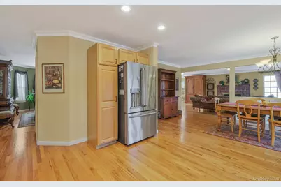 5 Old Neck Court, Manorville, NY 11949 - Photo 15