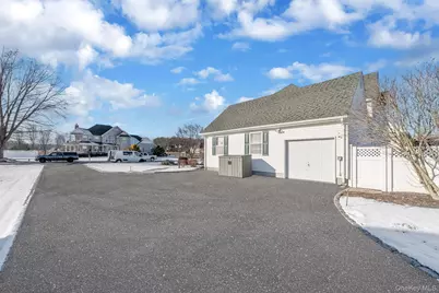5 Old Neck Court, Manorville, NY 11949 - Photo 43
