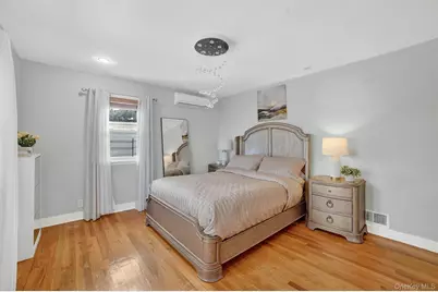 135 Midland Terrace, Yonkers, NY 10704 - Photo 13