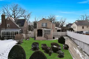 188-14 McLaughlin Ave, Hollis, NY 11423 - Photo 3