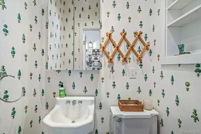 20 Harborview Drive, Northport, NY 11768 - Photo 9