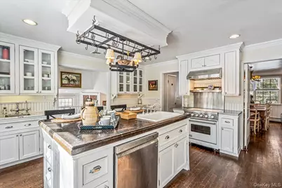 20 Harborview Drive, Northport, NY 11768 - Photo 9