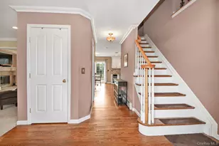 14 Donna Pl, East Islip, NY 11730 - Photo 5