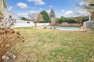 14 Donna Pl, East Islip, NY 11730 - Photo 27