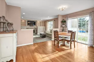 14 Donna Pl, East Islip, NY 11730 - Photo 9