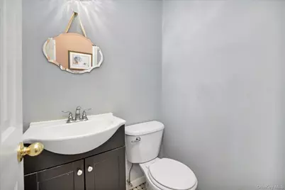 14 Donna Place, East Islip, NY 11730 - Photo 17