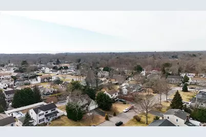 14 Donna Place, East Islip, NY 11730 - Photo 35