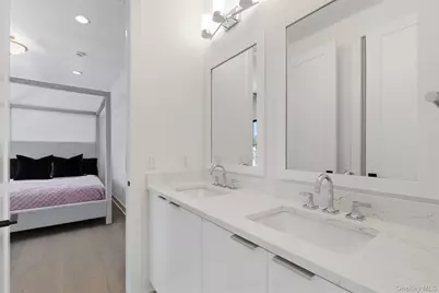 9 Sequoia Circle, Manhasset, NY 11030 - Photo 17