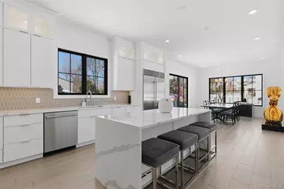 9 Sequoia Circle, Manhasset, NY 11030 - Photo 13