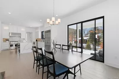 9 Sequoia Circle, Manhasset, NY 11030 - Photo 11