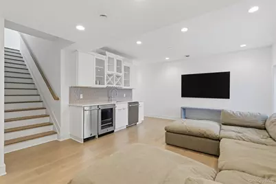 9 Sequoia Circle, Manhasset, NY 11030 - Photo 33