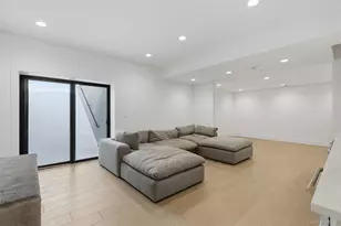 9 Sequoia Cir, Manhasset, NY 11030 - Photo 35