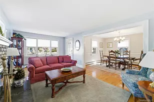 29 Norwich Ave, Lynbrook, NY 11563 - Photo 7