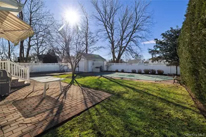 29 Norwich Avenue, Lynbrook, NY 11563 - Photo 25