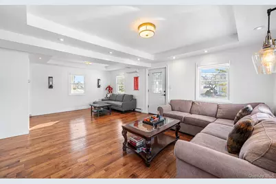 36 Brian Street, New Hyde Park, NY 11040 - Photo 9