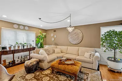 67 Combes Avenue, Hicksville, NY 11801 - Photo 5