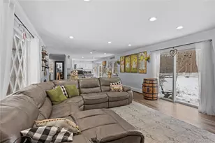 33 Randall Rd, Wading River, NY 11792 - Photo 15