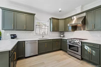 5 Abbington Place, Northport, NY 11768 - Photo 5