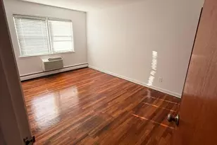 60-46 69th Pl, Maspeth, NY 11378 - Photo 11