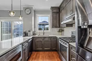 149-40 15th Dr, Whitestone, NY 11357 - Photo 5