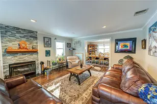 6 Sandy Hollow Rd, Centerport, NY 11721 - Photo 11