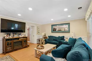 100 Baker Ct, Island Park, NY 11558 - Photo 17