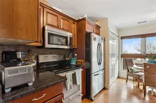 100 Baker Ct, Island Park, NY 11558 - Photo 21