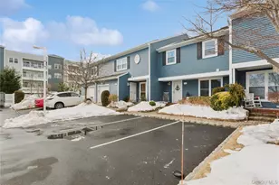 100 Baker Ct, Island Park, NY 11558 - Photo 13