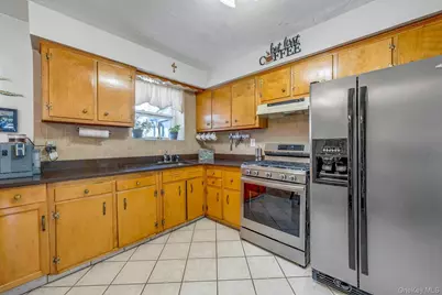 156 Revere Avenue, Bronx, NY 10465 - Photo 9