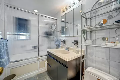 156 Revere Avenue, Bronx, NY 10465 - Photo 15