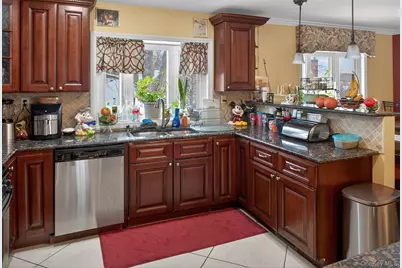 815 Iris Place, West Hempstead, NY 11552 - Photo 7