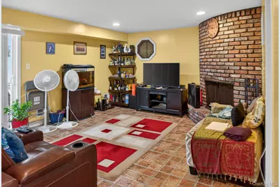 815 Iris Place, West Hempstead, NY 11552 - Photo 15