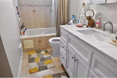 815 Iris Place, West Hempstead, NY 11552 - Photo 5