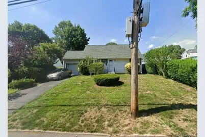 17 Cumberland Avenue, Great Neck, NY 11020 - Photo 1