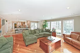 17 Susan Ln, Dix Hills, NY 11746 - Photo 13