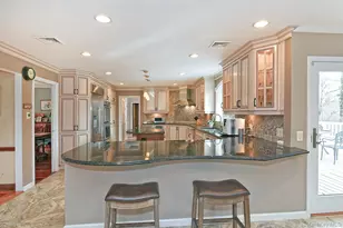 17 Susan Ln, Dix Hills, NY 11746 - Photo 7