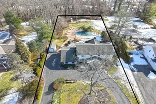 17 Susan Ln, Dix Hills, NY 11746 - Photo 35