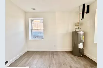 10 Amarr Drive, Shirley, NY 11967 - Photo 15