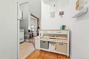 204 W 10th St, New York, NY 10014 - Photo 9