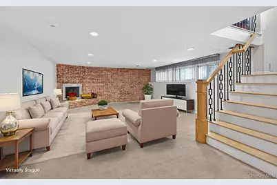 10 Whitlock Street, Plainview, NY 11803 - Photo 15