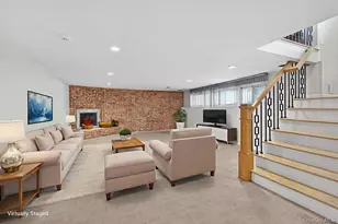 10 Whitlock St, Plainview, NY 11803 - Photo 15