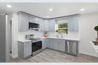 22 W Marshall Drive, Poughkeepsie, NY 12601 - Photo 9