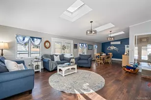 105 Greenport Ave, Medford, NY 11763 - Photo 3