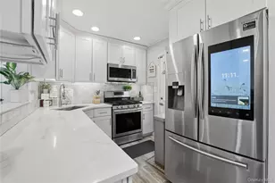 215 Monroe St, Franklin Square, NY 11010 - Photo 7