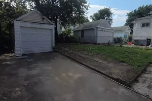 105-32 192nd St, Saint Albans, NY 11412 - Photo 17