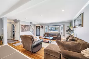 19 Radburn Dr, Commack, NY 11725 - Photo 9