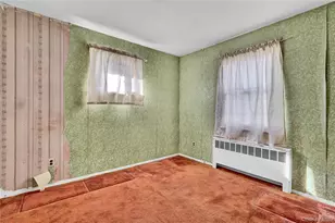 94 Joan Ct, Elmont, NY 11003 - Photo 23